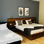 Queen Nelly Park ホテル 4*