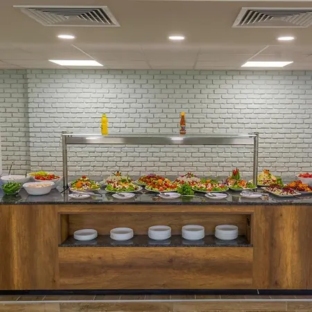 Queen Nelly Park Отель 4*