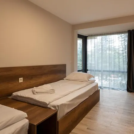 Queen Nelly Park Отель 4*