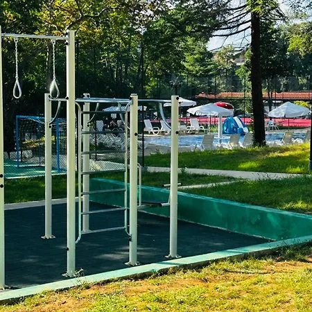 ホテル Queen Nelly Park 4*