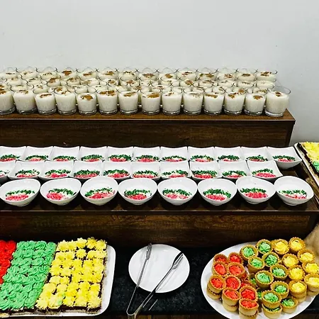 Отель Queen Nelly Park Китен