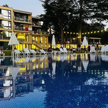 Otel Queen Nelly Park Naousa