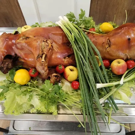 Queen Nelly Park Отель