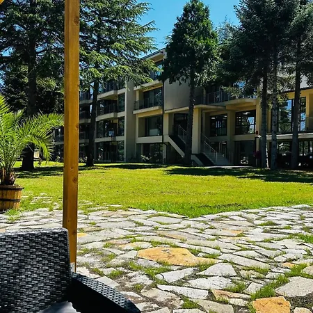 Queen Nelly Park Hotel
