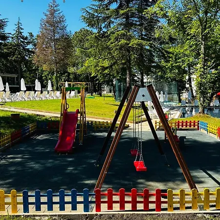 Queen Nelly Park מלון קיטן