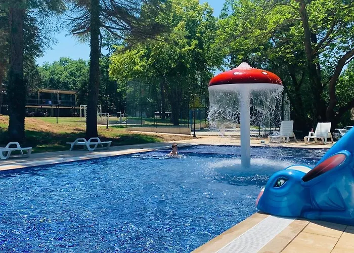 Queen Nelly Park Otel