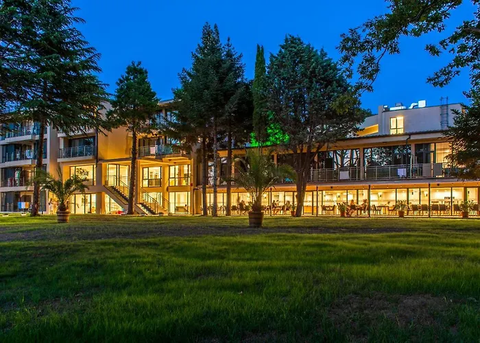 Queen Nelly Park Otel Naousa