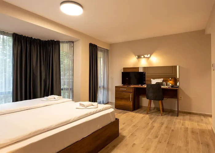 Queen Nelly Park 4* Naousa