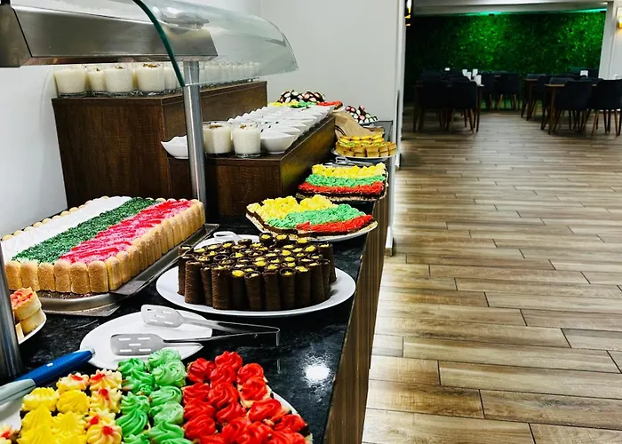 Хотел куин нели парк Китен