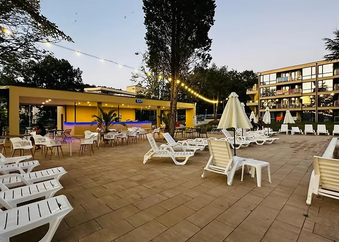 куин нели парк Хотел