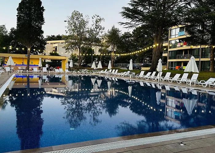 куин нели парк 4*