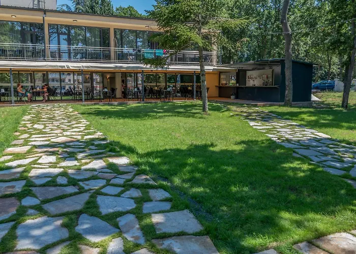 Queen Nelly Park 4* Naousa