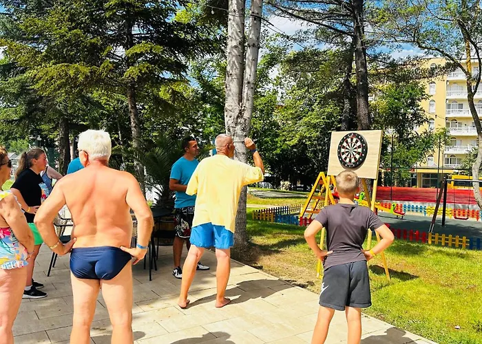 Queen Nelly Park Naousa