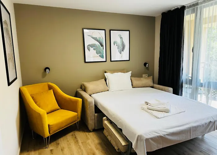 Queen Nelly Park Naousa