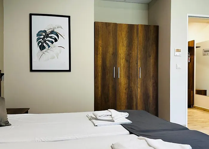 Queen Nelly Park 4* Naousa