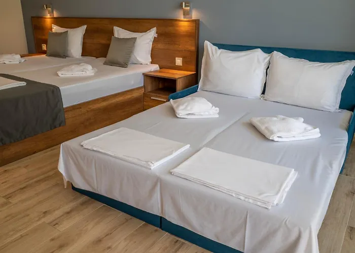 куин нели парк Хотел Китен